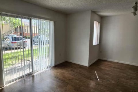 Condominio en alquiler en West Palm Beach, Florida, 1 dormitorio, 69.31 m2 № 1954360 - foto 8