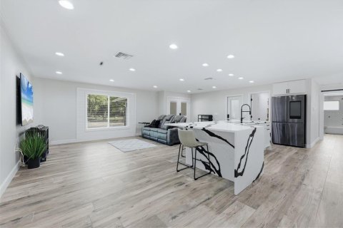 Villa ou maison à vendre à Sarasota, Floride: 3 chambres, 190.08 m2 № 2119945 - photo 6