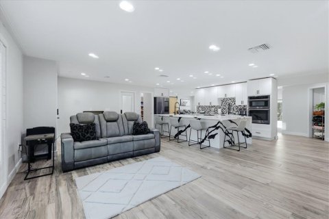 Villa ou maison à vendre à Sarasota, Floride: 3 chambres, 190.08 m2 № 2119945 - photo 8