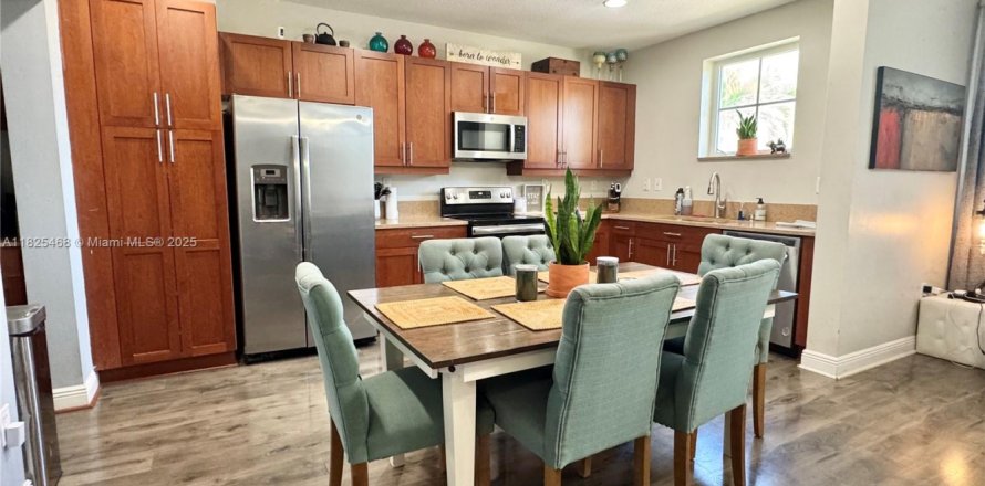 Condo in Fort Lauderdale, Florida, 3 bedrooms № 1794247