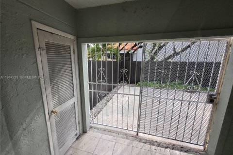 Купить кондоминиум в Майами, Флорида 2 спальни, 71.53м2, № 1995109 - фото 23