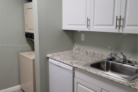 Купить кондоминиум в Майами, Флорида 2 спальни, 71.53м2, № 1995109 - фото 6