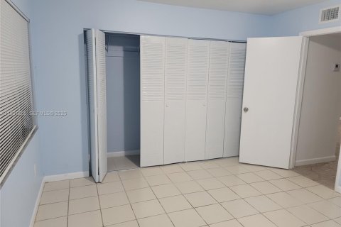 Купить кондоминиум в Майами, Флорида 2 спальни, 71.53м2, № 1995109 - фото 21