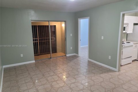 Купить кондоминиум в Майами, Флорида 2 спальни, 71.53м2, № 1995109 - фото 17