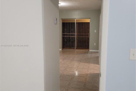 Купить кондоминиум в Майами, Флорида 2 спальни, 71.53м2, № 1995109 - фото 22