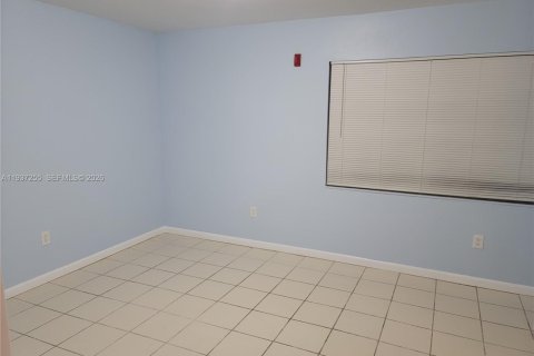 Купить кондоминиум в Майами, Флорида 2 спальни, 71.53м2, № 1995109 - фото 13