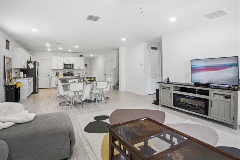 Casa en venta en Land O' Lakes, Florida, 5 dormitorios, 269.04 m2 № 2385705 - foto 7