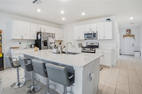 Casa en venta en Land O' Lakes, Florida, 5 dormitorios, 269.04 m2 № 2385705 - foto 6