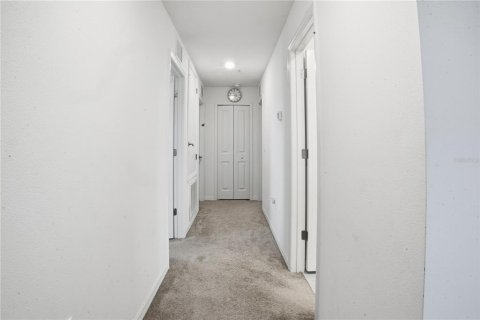 Casa en venta en Land O' Lakes, Florida, 5 dormitorios, 269.04 m2 № 2385705 - foto 17