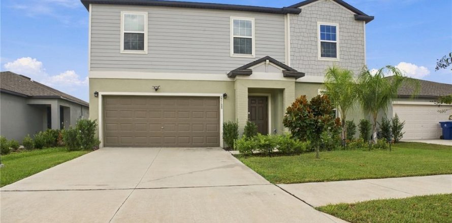 Casa en Land O' Lakes, Florida 5 dormitorios, 269.04 m2 № 2385705