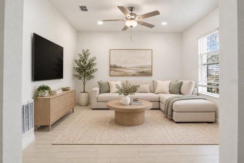 Casa en venta en Land O' Lakes, Florida, 5 dormitorios, 269.04 m2 № 2385705 - foto 2