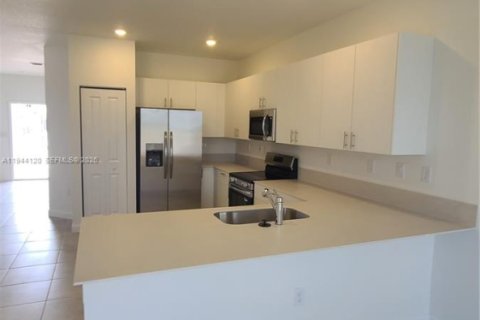 Touwnhouse à louer à Homestead, Floride: 4 chambres № 2000658 - photo 9