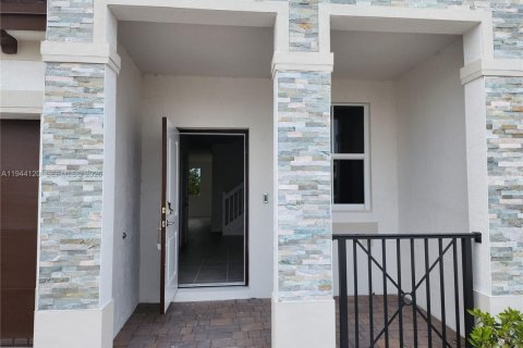 Touwnhouse à louer à Homestead, Floride: 4 chambres № 2000658 - photo 4