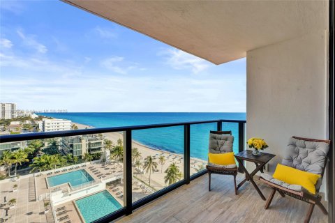 Condominio en Hollywood, Florida, 2 dormitorios  № 1974527