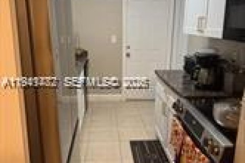 Casa en venta en West Park, Florida, 3 dormitorios, 116.31 m2 № 1998425 - foto 4