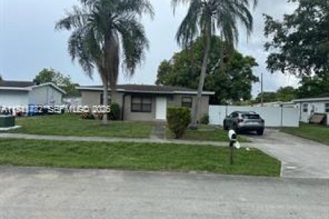 Casa en West Park, Florida 3 dormitorios, 116.31 m2 № 1998425