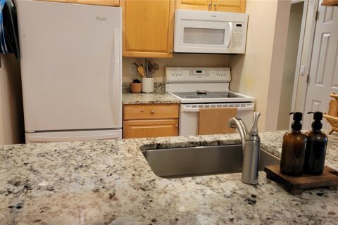 Condo in Sarasota, Florida, 1 bedroom  № 1806935 - photo 22