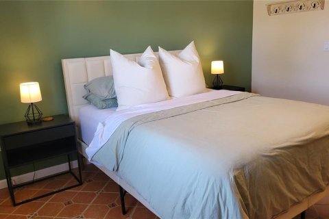 Condo in Sarasota, Florida, 1 bedroom  № 1806935 - photo 3
