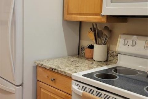 Condo in Sarasota, Florida, 1 bedroom  № 1806935 - photo 20