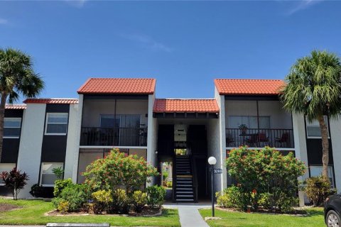 Condo in Sarasota, Florida, 1 bedroom  № 1806935 - photo 1