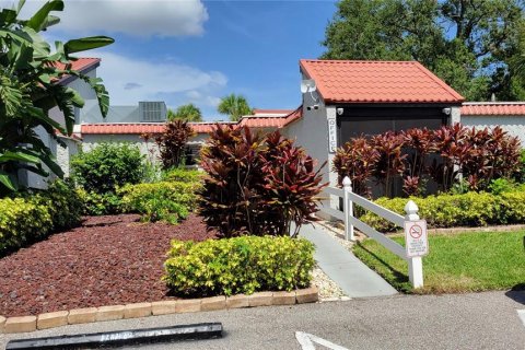 Condo in Sarasota, Florida, 1 bedroom  № 1806935 - photo 9
