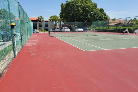 Condo in Sarasota, Florida, 1 bedroom  № 1806935 - photo 16