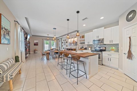 House in Sarasota, Florida 3 bedrooms, 162.76 sq.m. № 1734988 - photo 8