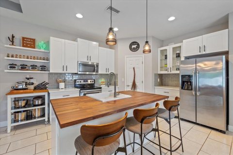 House in Sarasota, Florida 3 bedrooms, 162.76 sq.m. № 1734988 - photo 4