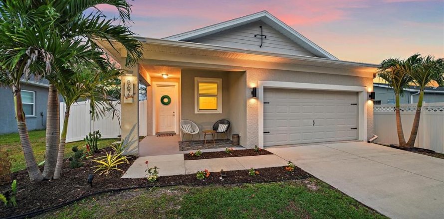 House in Sarasota, Florida 3 bedrooms, 162.76 sq.m. № 1734988
