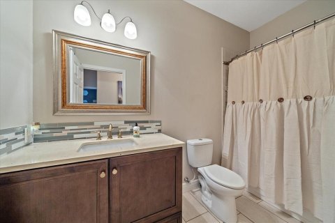 House in Sarasota, Florida 3 bedrooms, 162.76 sq.m. № 1734988 - photo 29