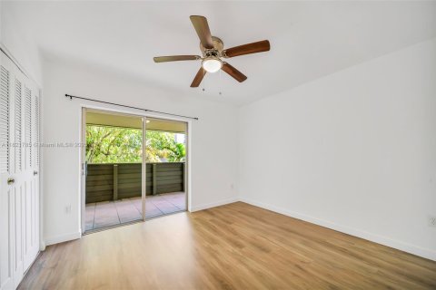 Condo in Miami, Florida, 2 bedrooms  № 1787097 - photo 15