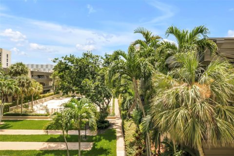 Condo in Miami, Florida, 2 bedrooms  № 1787097 - photo 14