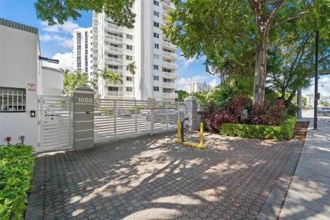 Copropriété à vendre à Miami Beach, Floride: 1 chambre, 69.68 m2 № 1945971 - photo 19