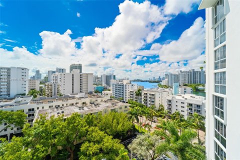 Copropriété à vendre à Miami Beach, Floride: 1 chambre, 69.68 m2 № 1945971 - photo 1