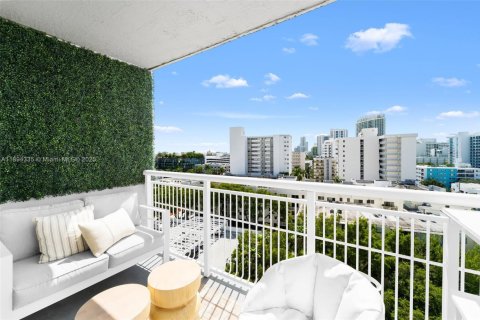 Copropriété à vendre à Miami Beach, Floride: 1 chambre, 69.68 m2 № 1945971 - photo 2