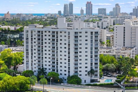 Copropriété à vendre à Miami Beach, Floride: 1 chambre, 69.68 m2 № 1945971 - photo 16