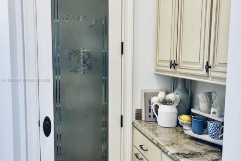 Casa en venta en Fort Lauderdale, Florida, 6 dormitorios, 662.39 m2 № 1977456 - foto 12