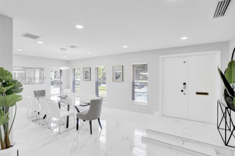 Villa ou maison à vendre à Deerfield Beach, Floride: 6 chambres, 282.05 m2 № 2011015 - photo 24