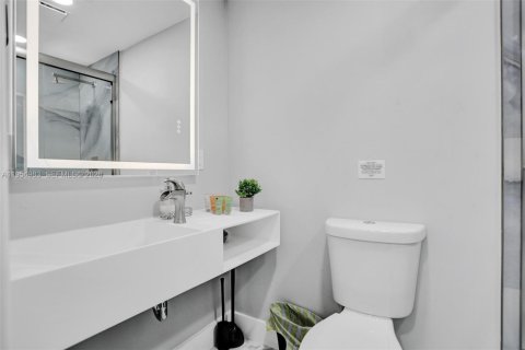 Villa ou maison à vendre à Deerfield Beach, Floride: 6 chambres, 282.05 m2 № 2011015 - photo 18