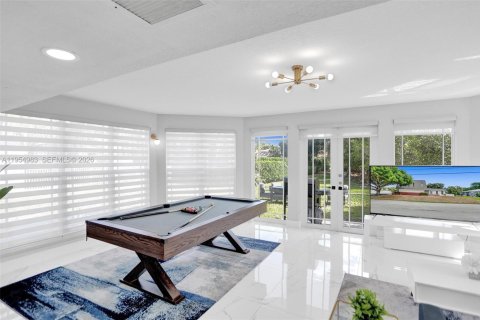 Villa ou maison à vendre à Deerfield Beach, Floride: 6 chambres, 282.05 m2 № 2011015 - photo 28