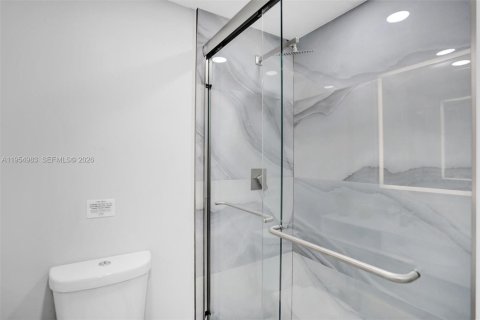 Villa ou maison à vendre à Deerfield Beach, Floride: 6 chambres, 282.05 m2 № 2011015 - photo 19