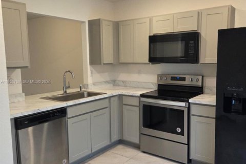 Купить таунхаус в Флорида-Сити, Флорида 2 спальни, 112.23м2, № 2008192 - фото 4