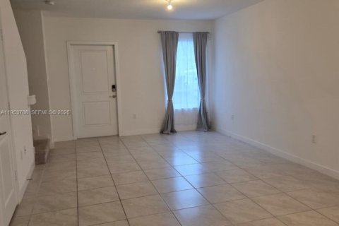 Купить таунхаус в Флорида-Сити, Флорида 2 спальни, 112.23м2, № 2008192 - фото 2