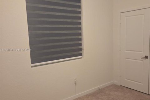 Купить таунхаус в Флорида-Сити, Флорида 2 спальни, 112.23м2, № 2008192 - фото 17