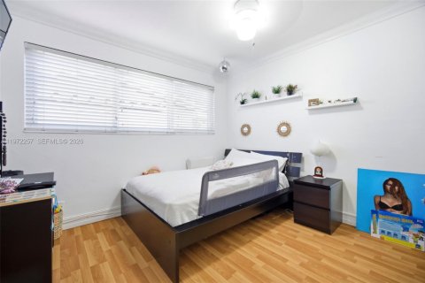 Casa en alquiler en North Miami Beach, Florida, 3 dormitorios, 194.44 m2 № 2032764 - foto 24