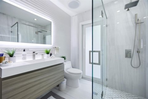 Casa en alquiler en North Miami Beach, Florida, 3 dormitorios, 194.44 m2 № 2032764 - foto 26