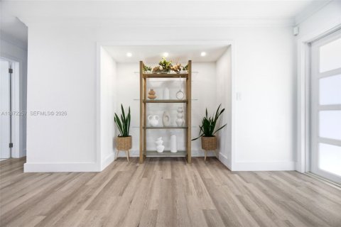 Casa en alquiler en North Miami Beach, Florida, 3 dormitorios, 194.44 m2 № 2032764 - foto 8