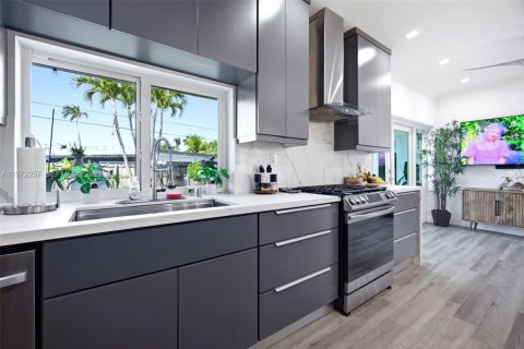Casa en alquiler en North Miami Beach, Florida, 3 dormitorios, 194.44 m2 № 2032764 - foto 16