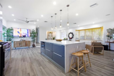 Casa en alquiler en North Miami Beach, Florida, 3 dormitorios, 194.44 m2 № 2032764 - foto 18