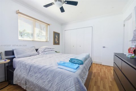 Casa en alquiler en North Miami Beach, Florida, 3 dormitorios, 194.44 m2 № 2032764 - foto 23